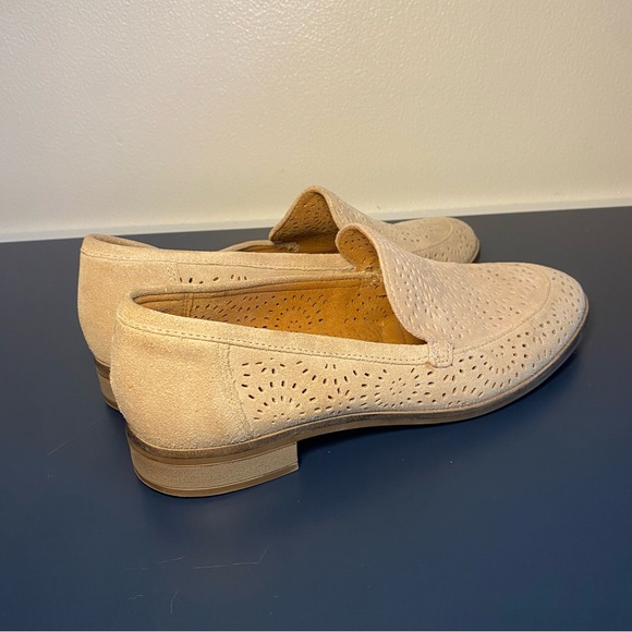 Clarks Women's Trish Calla Loafers US 7 M Sand Beige Closed Toe Small Heel - Picture 7 of 11